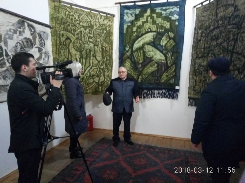 Выставка "Творчество дербентских художников" "Радужная весна"