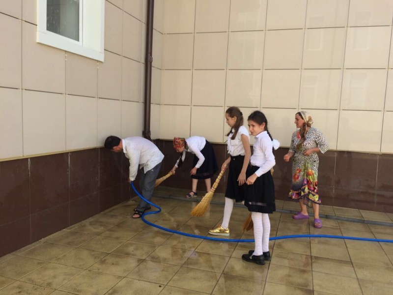 "Субботник, посвященный 160-летию Махачкалы"