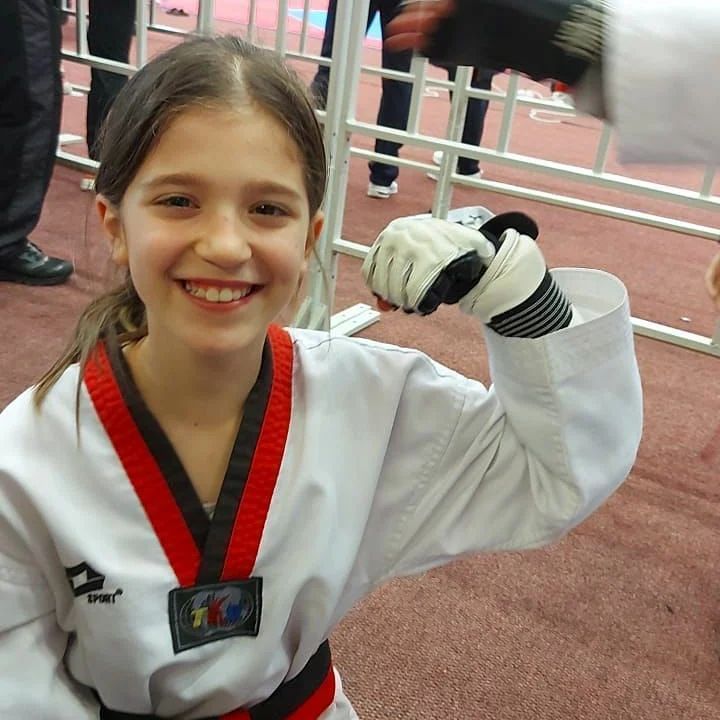 Ученица 5 "а" класса МБОУ "СОШ№49" Магомедова Милана, заняла 1 место на Всероссийском турнире по тхэквондо среди юношей и девушек