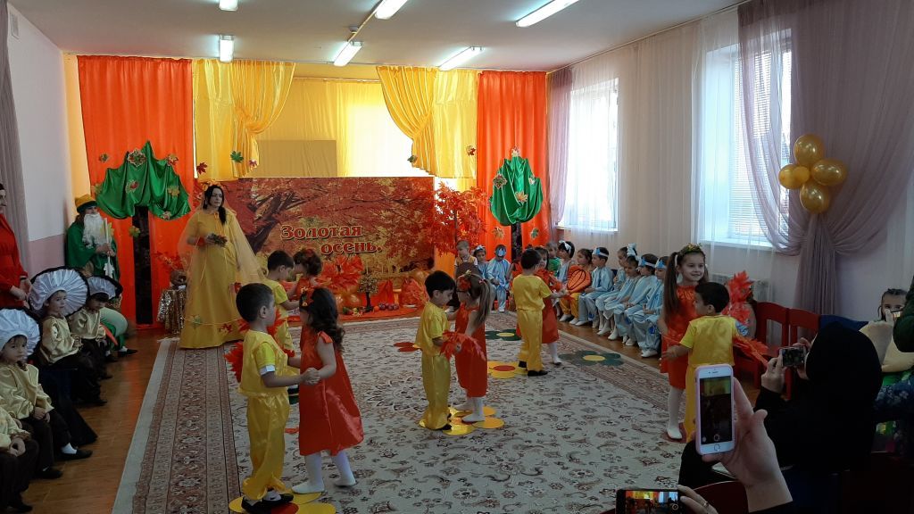 Фото осеннего утренника во второй младшей группе №2
