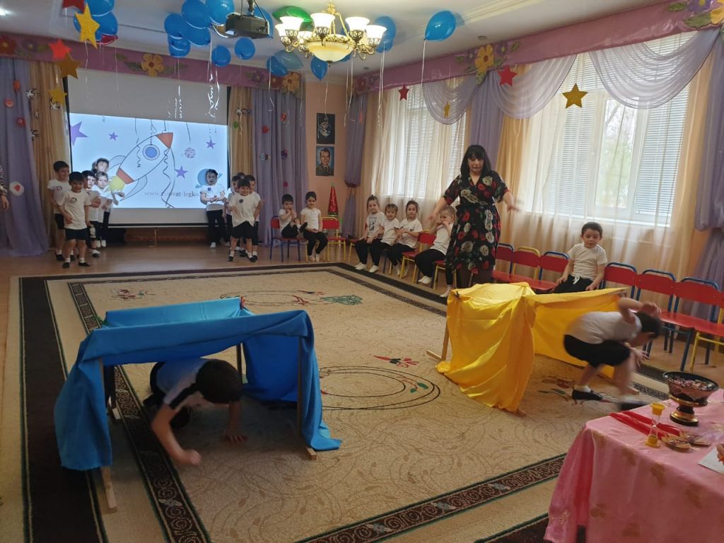 День космонавтики