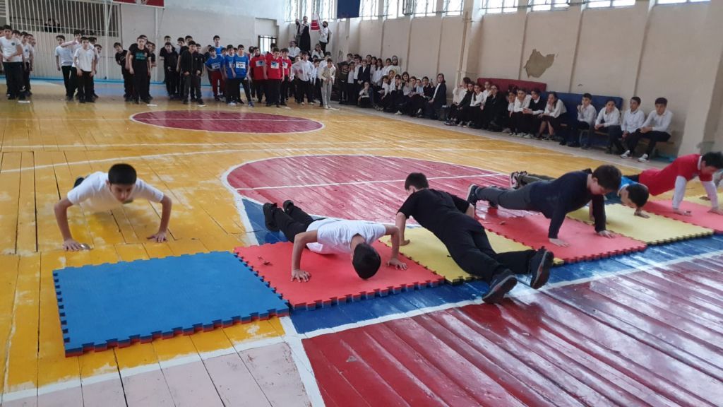 Сегодня в спортивном зале нашего лицея состоялись спортивные соревнования «А, ну-ка, мальчики!» среди учащихся 6-х классов, посвящённое Дню защитника Отечества. Сегодня в спортивном зале нашего лицея состоялись спортивные соревнования «А, ну-ка, мальчики!» среди учащихся 6-х классов, посвящённое Дню защитника Отечества.