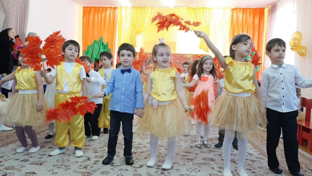 Фото осеннего утренника в старшей группе №1