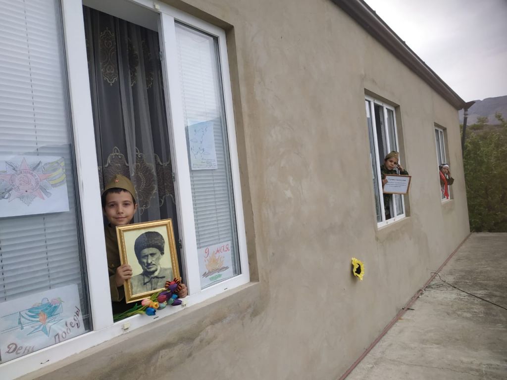 Воспитанники Дома детского творчества присоединились ко Всероссийской акции РДШ "Окна Победы"