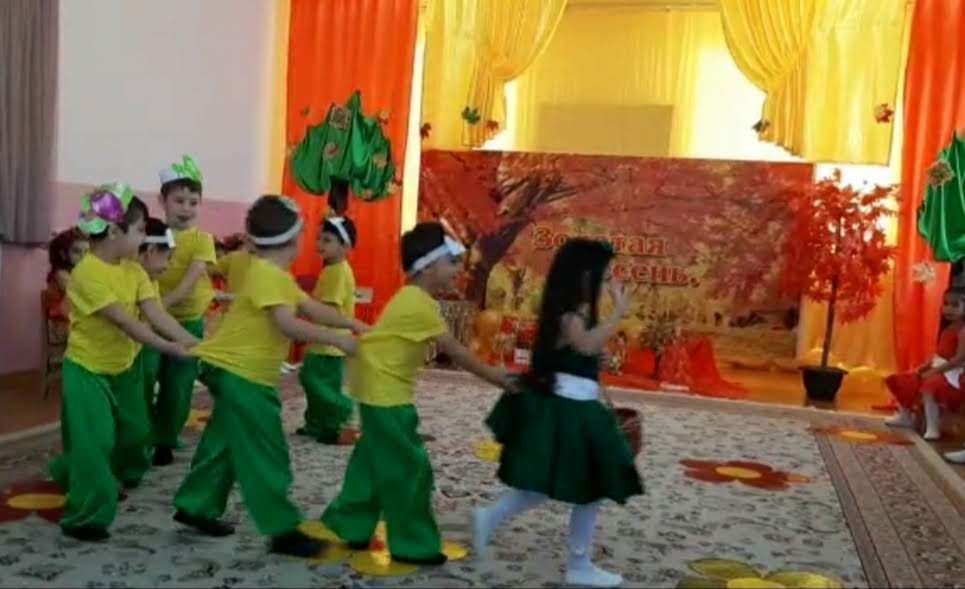 Фото осеннего праздника в средней группе №1