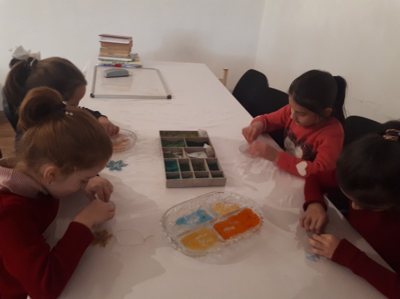 В Доме детского творчества царит новогоднее настроение...