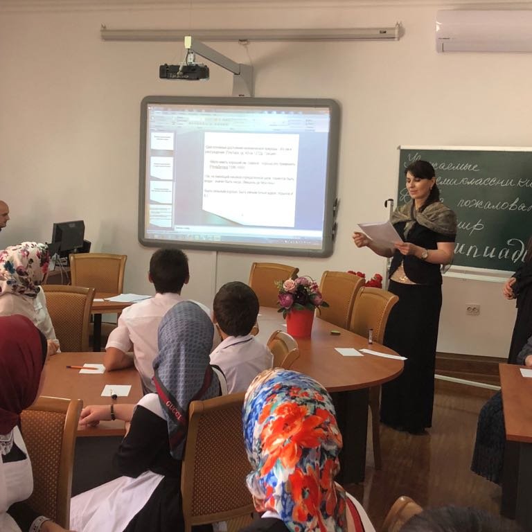 Интеллектуальная игра «Путешествие в мир знаний» прошла в Буйнакском районе