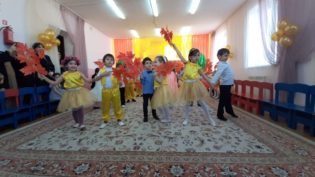 Фото осеннего утренника в старшей группе №1