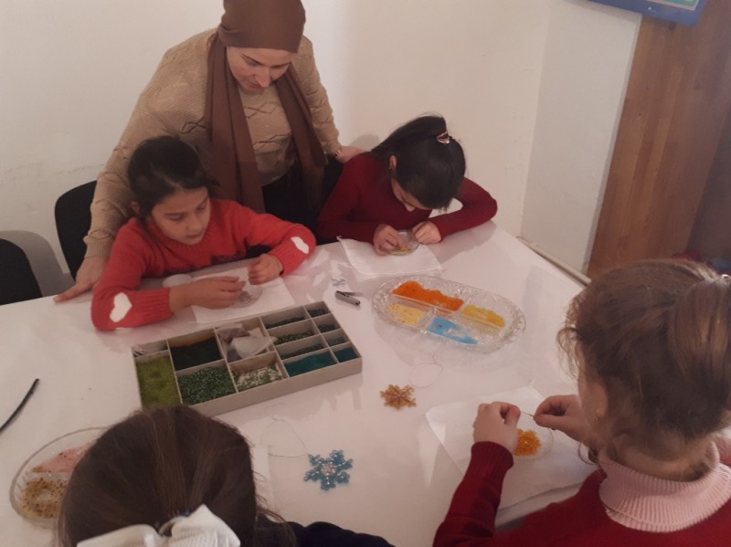 В Доме детского творчества царит новогоднее настроение...