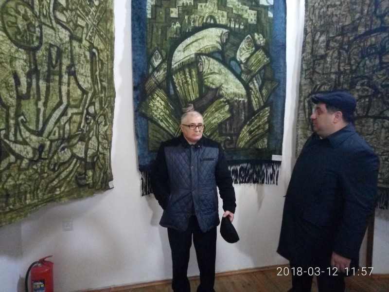 Выставка "Творчество дербентских художников" "Радужная весна"