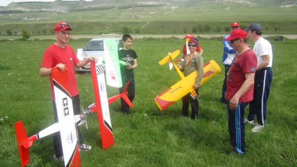 Занятия в объединении "Авиамодельное"