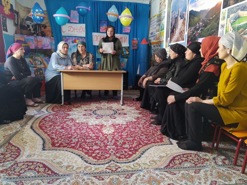 Консультация педагогических работников МКДОУ "Бежтинский детский ясли-сад √1" . Выступила заведующая ясли -сада Курбаналиева Ш.Д.