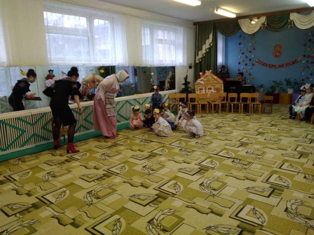 утренник посвященный "8 Марта" воспитатель Алиева Д.М.