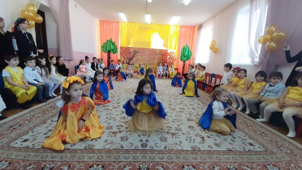 Фото осеннего утренника в старшей группе №1