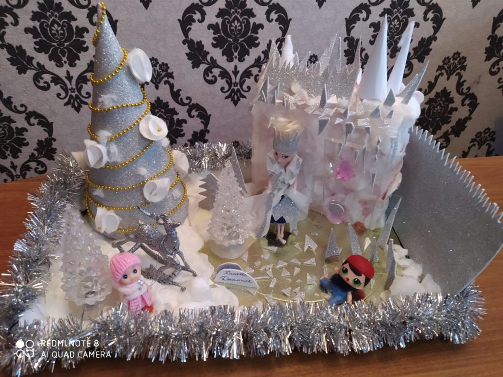 Выставка совместных работ с родителями "Зимушка-зима"