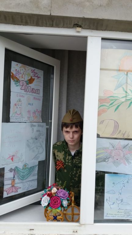 Воспитанники Дома детского творчества присоединились ко Всероссийской акции РДШ "Окна Победы"