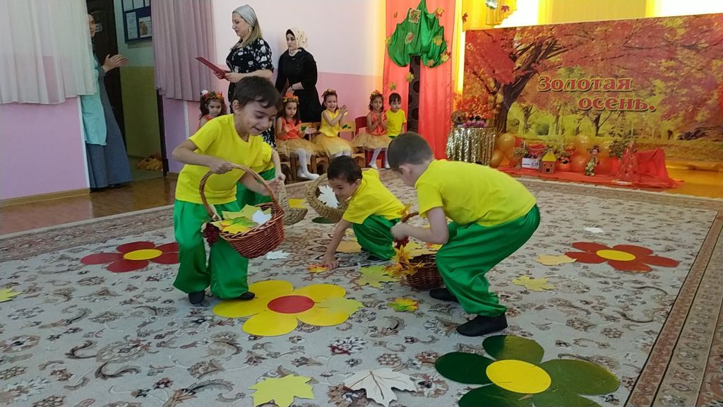Фото осеннего праздника в средней группе №1