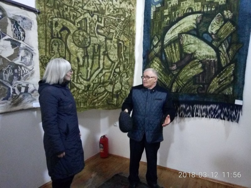 Выставка "Творчество дербентских художников" "Радужная весна"