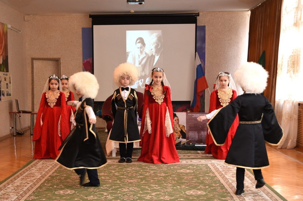 ЛИТЕРАТУРНЫЙ ВЕЧЕР ПАМЯТИ ФАЗУ АЛИЕВОЙ.