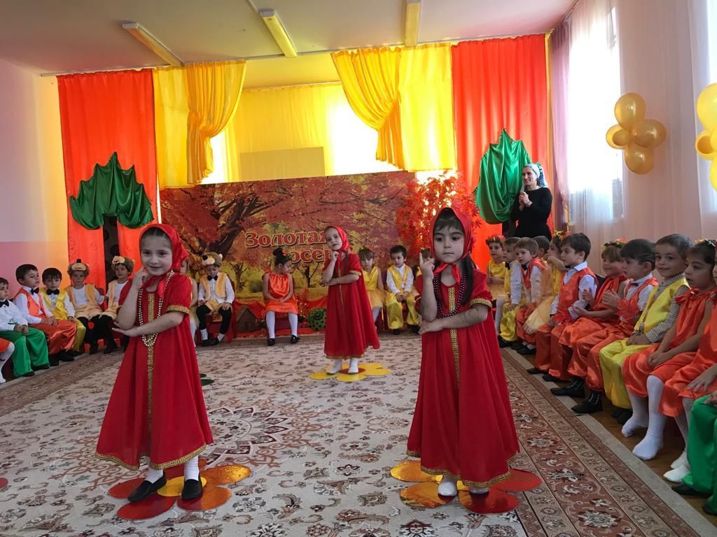 Фото осеннего праздника в средней группе №2