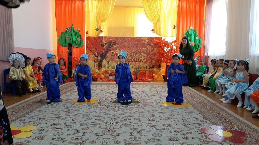 Фото осеннего утренника во второй младшей группе №2