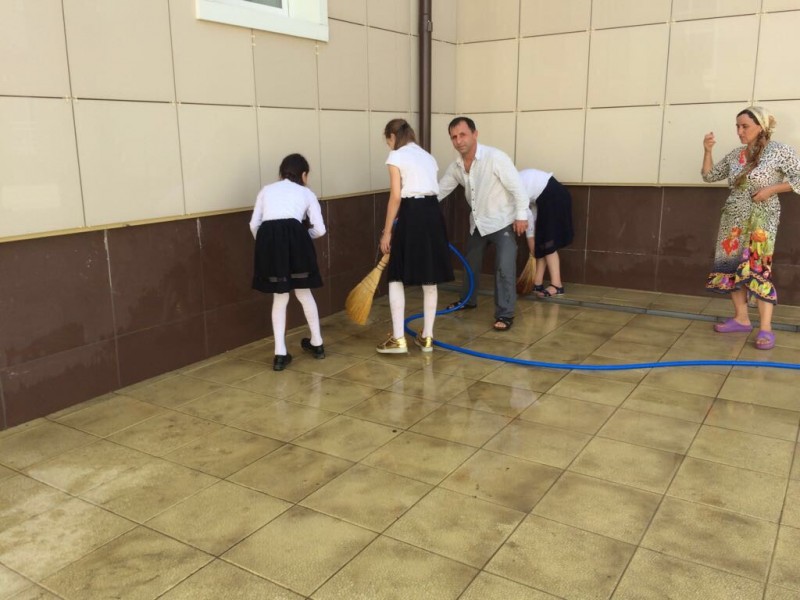 "Субботник, посвященный 160-летию Махачкалы"