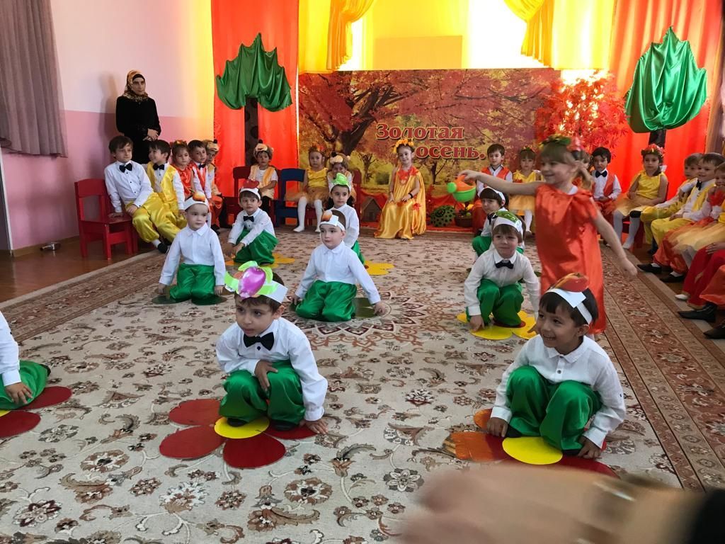 Фото осеннего праздника в средней группе №2