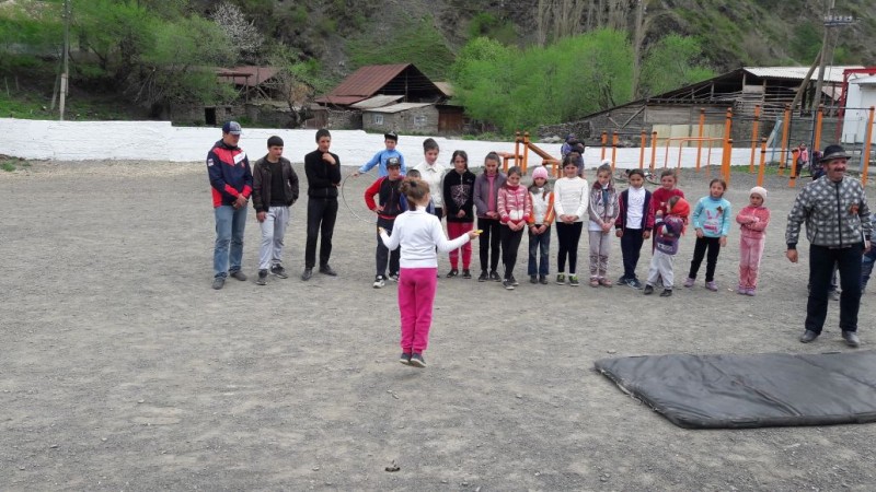 ПОМНИМ! ГОРДИМСЯ! Праздник со слезами на глазах! Сегодня в Нижне-Катрухской СОШ прошли праздничные мероприятия, посвященные 73-летию Победы советского народа в Великой Отечественной войне.Пока жива память о героях Великой Отечественной войны, они рядом с ПОМНИМ! ГОРДИМСЯ! Праздник со слезами на глазах! Сегодня в Нижне-Катрухской СОШ прошли праздничные мероприятия, посвященные 73-летию Победы советского народа в Великой Отечественной войне.Пока жива память о героях Великой Отечественной войны, они рядом с