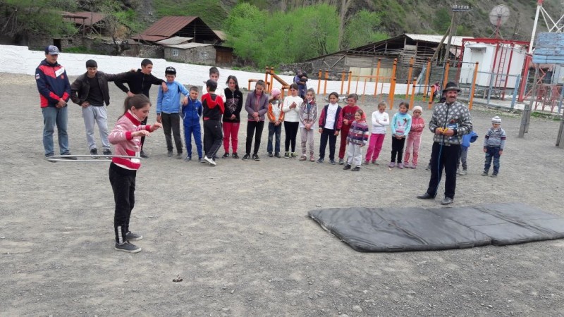 ПОМНИМ! ГОРДИМСЯ! Праздник со слезами на глазах! Сегодня в Нижне-Катрухской СОШ прошли праздничные мероприятия, посвященные 73-летию Победы советского народа в Великой Отечественной войне.Пока жива память о героях Великой Отечественной войны, они рядом с ПОМНИМ! ГОРДИМСЯ! Праздник со слезами на глазах! Сегодня в Нижне-Катрухской СОШ прошли праздничные мероприятия, посвященные 73-летию Победы советского народа в Великой Отечественной войне.Пока жива память о героях Великой Отечественной войны, они рядом с